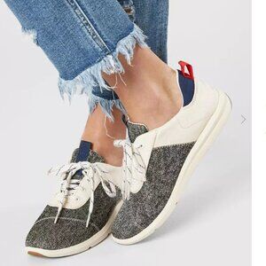 TOMS Cabrillo Shoe - Womens Canvas Sneakers - Size 8